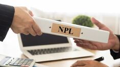 ΚΥΡΙΟΙ, ΔΕΝ ΕΙΝΑΙ ΜΟΝΟ ΤΑ ΔΑΝΕΙΑ ΤΗΣ Α΄ ΚΑΤΟΙΚΙΑΣ,  ΕΙΝΑΙ ΚΑΙ ΚΑΠΟΙΕΣ ΕΚΑΤΟΝΤΑΔΕΣ ΧΙΛΙΑΔΕΣ ΕΛΛΗΝΕΣ ΠΟΥ ΜΑΖΙ ΜΕ ΤΟΥΣ ΕΓΓΥΗΤΕΣ ΤΟΥΣ ΘΑ ΧΑΣΟΥΝ ΤΑ ΠΑΝΤΑ, ΤΙ ΚΑΝΕΤΕ ΓΙ ΑΥΤΟΥΣ;